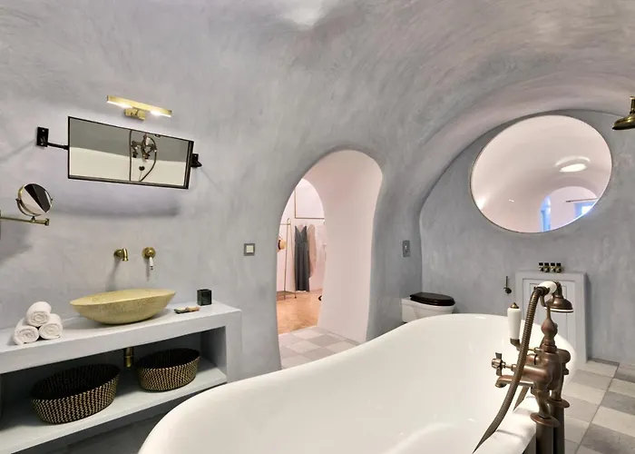 Namaste By Oias Local Cavehouses