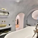 Namaste By Oias Local Cavehouses