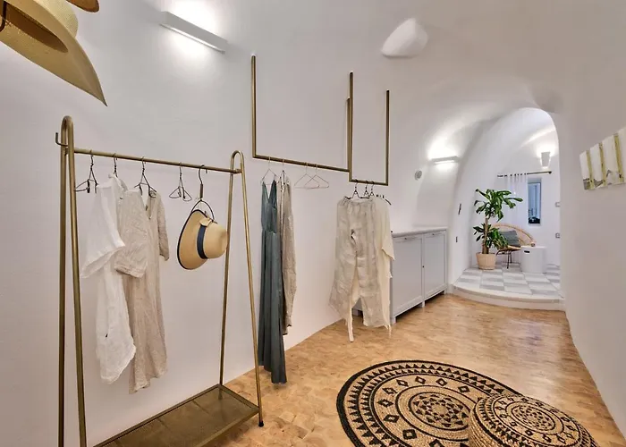 Namaste By Oias Local Cavehouses