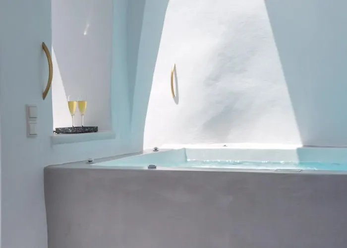 Namaste By Oias Local Cavehouses *